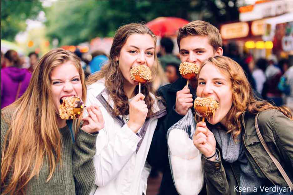 Picture of Cornell Students at Apple Fest