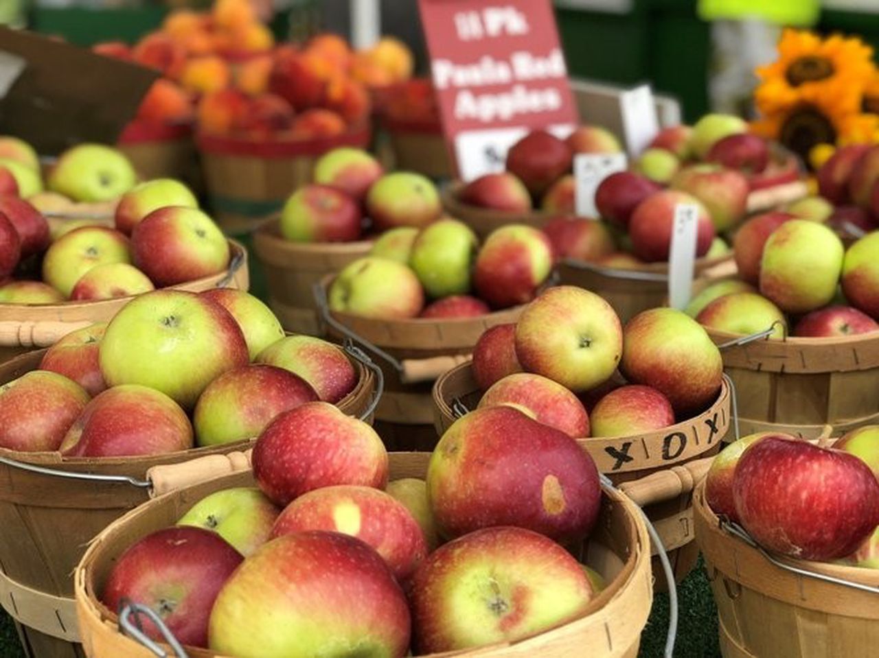 Apple Baskets station