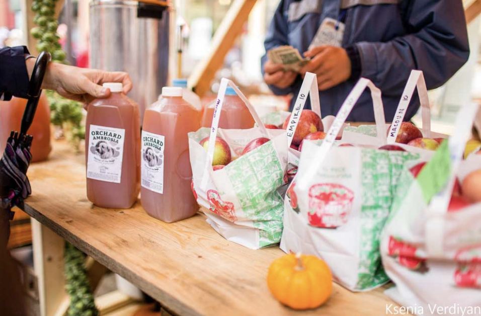 A picture of a cider vendor